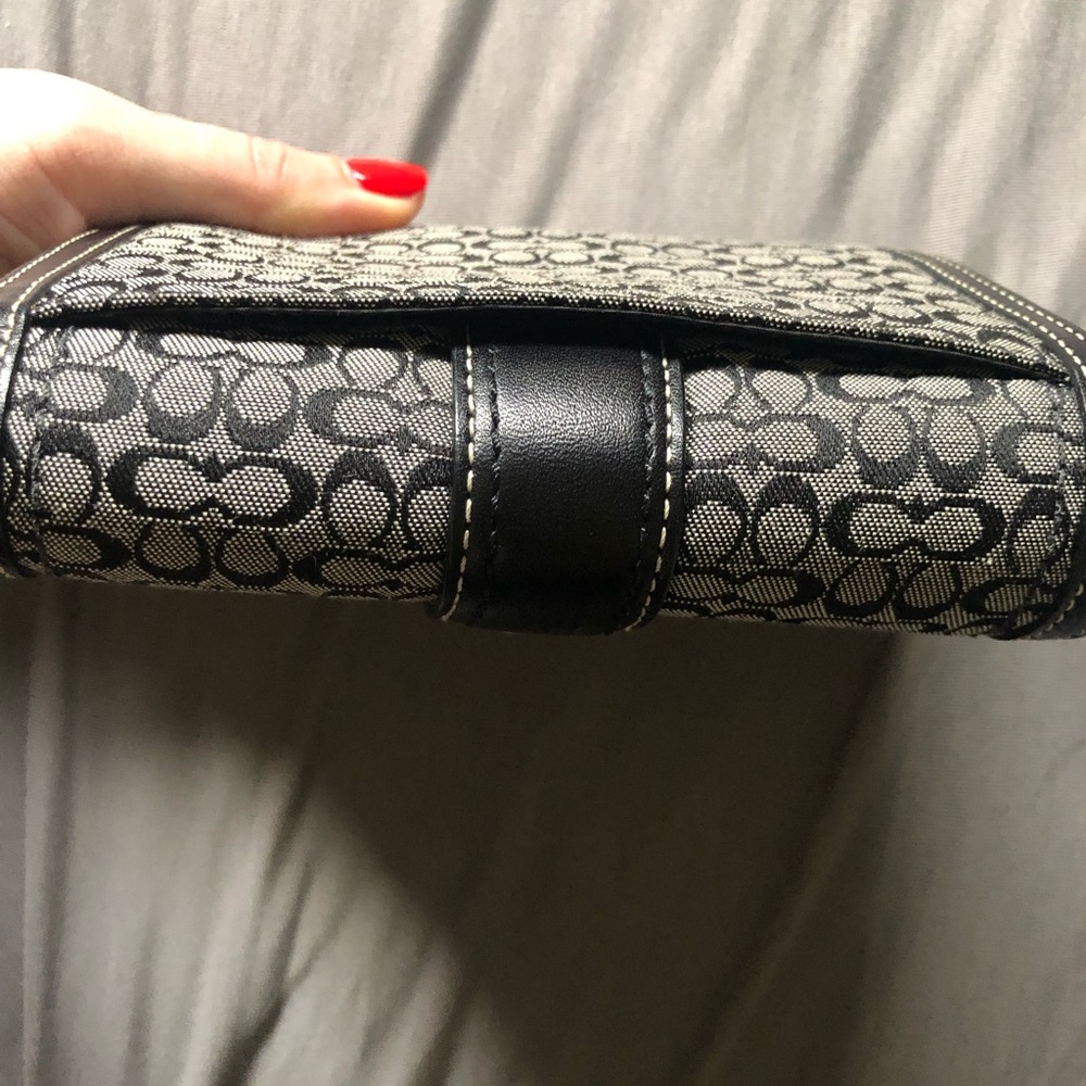 Coach Black and Gray Signature Buckle Wallet vintage Y2K like new - Picture 5 of 5